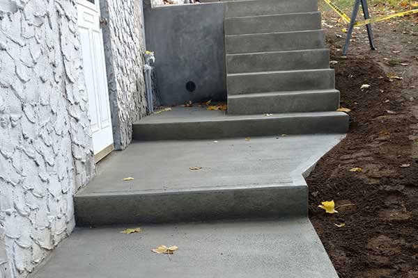 Fresh concrete steps
